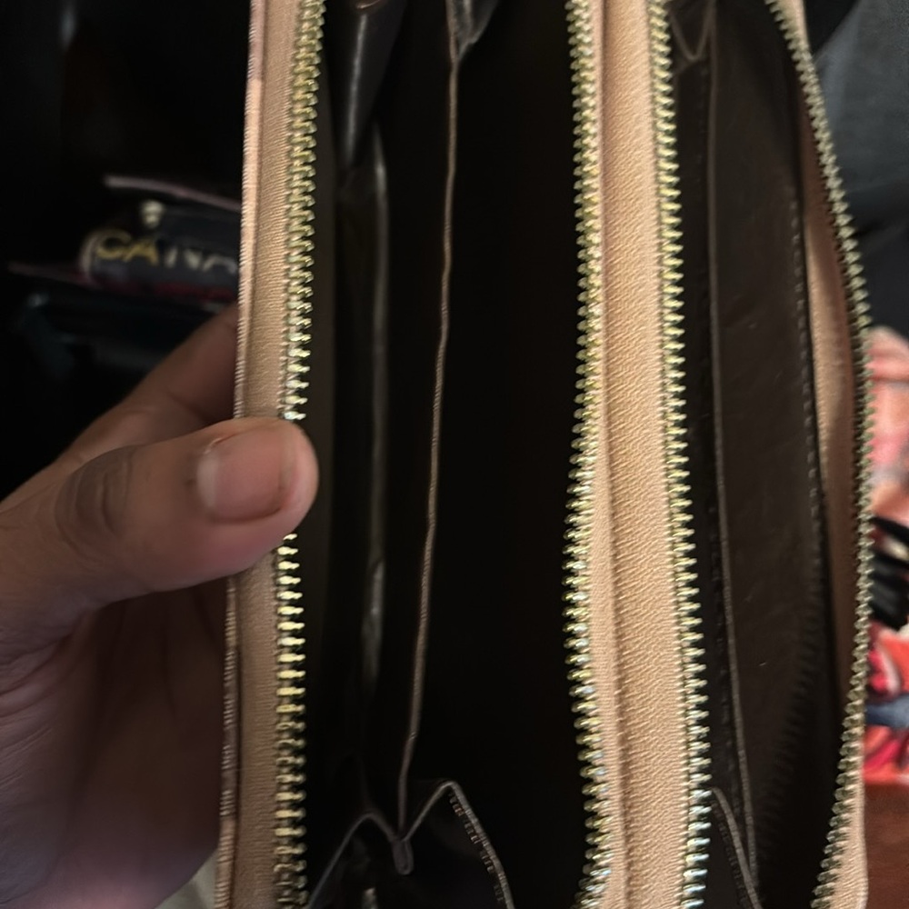 Wallet - Picture 5 of 6